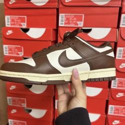 *New* BRAND NEW * Nike Chocolate Dunks 