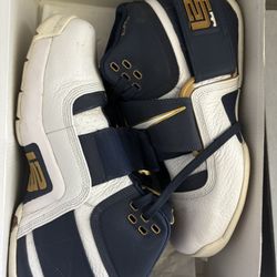  Nike LeBron Zoom Soldier