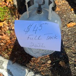 Propane Tanks 20  and 30 Pounds  Full 