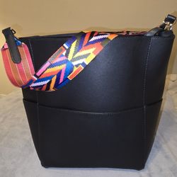 Sleek Black Handbag 