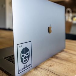 Like New MacBook Pro 16 Inch 2019 16gb