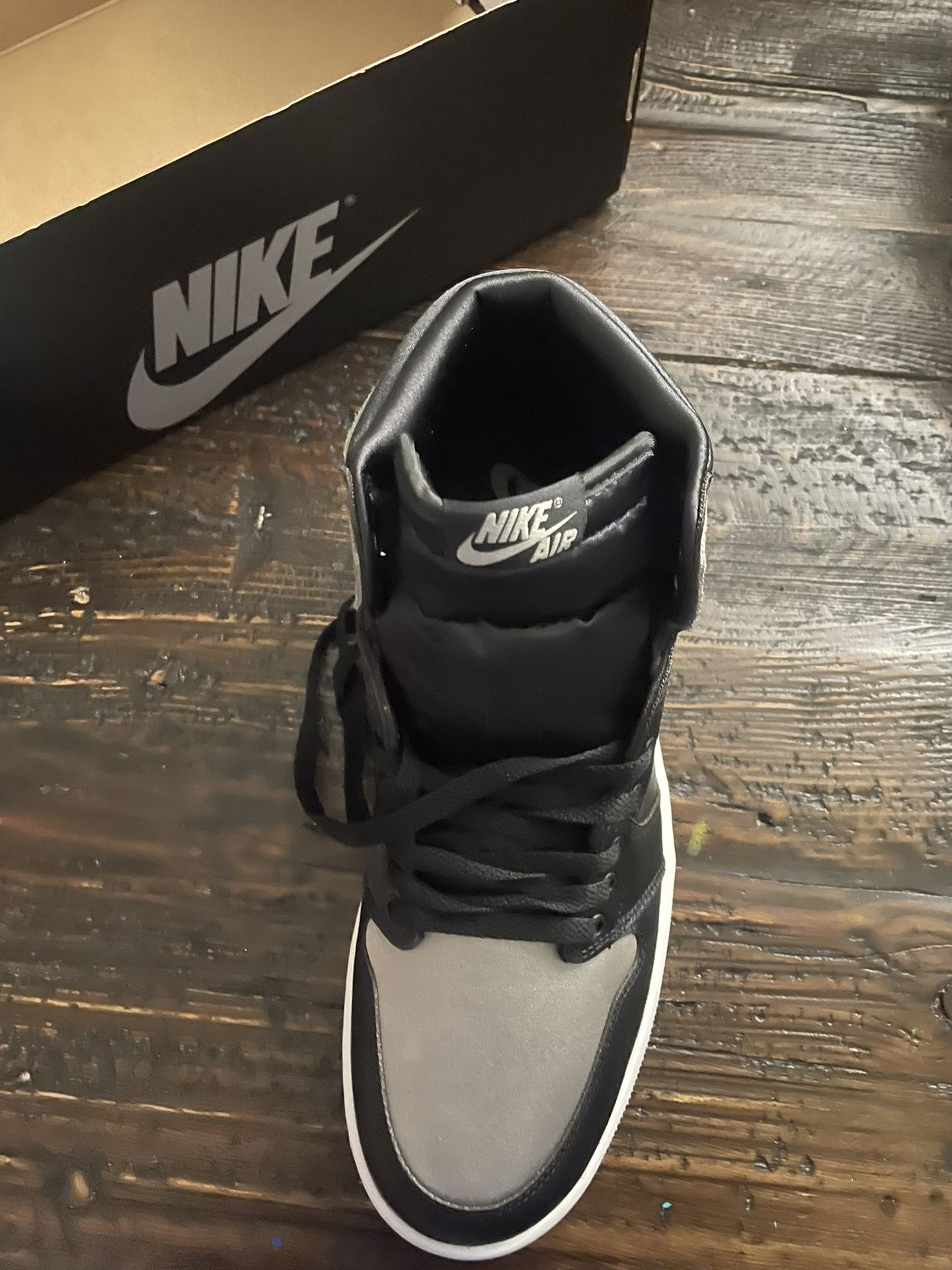 Nike Jordan 1 Satin Grey