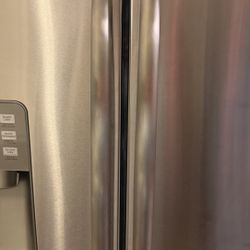 GE Stainless Steel Refrigerator 