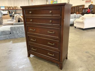 SAMSON INTERNATIONAL Mahogany Finished 5 Drawer Chest with Aged Brass Pulls