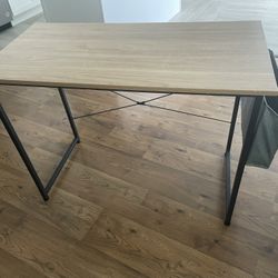 Desk/table 