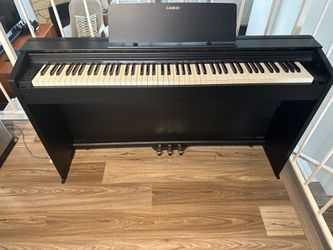 Casio Privia PX-870 piano
