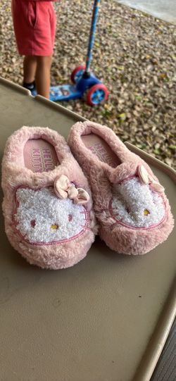 Pink Hello Kitty Slippers