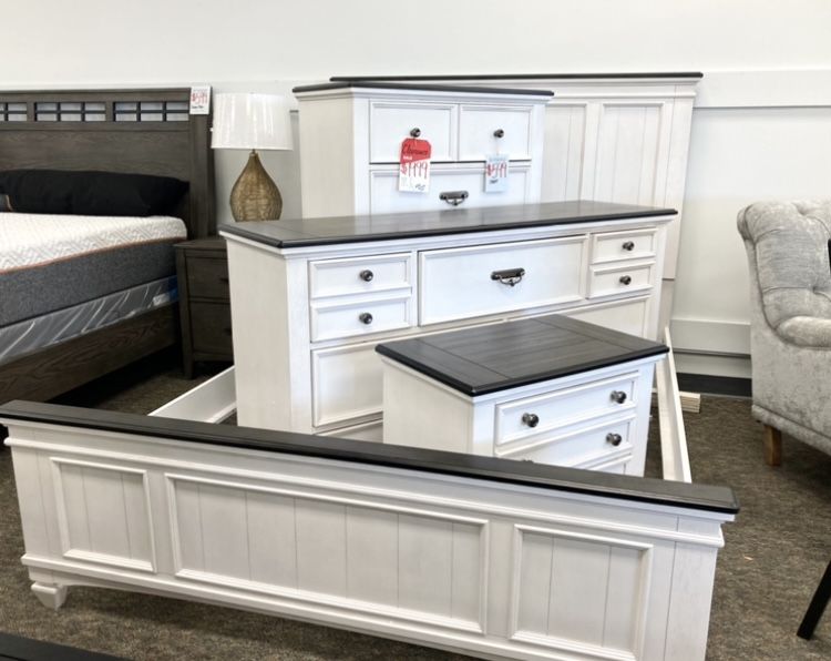 New Queen Bedroom Set — SPECIAL
