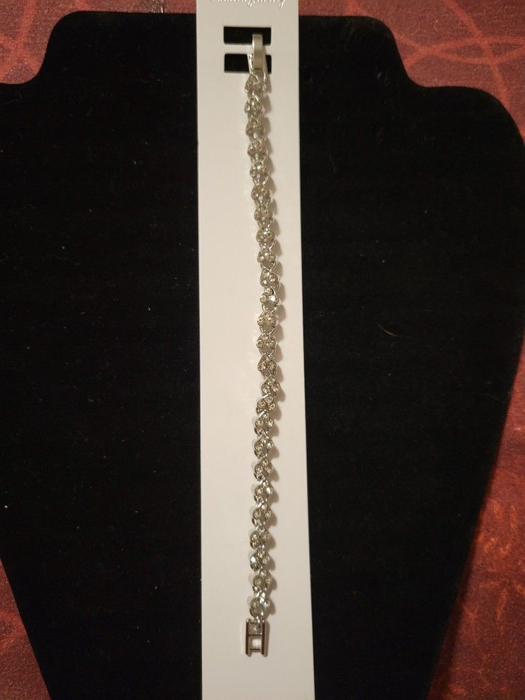BRAND NEW WOMEN'S SILVER RHINESTONE BRACELET
