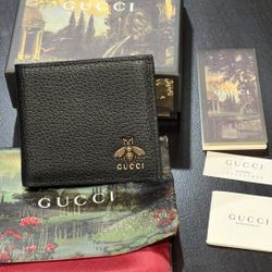 Gucci Men Wallet for Sale in Houston, TX - OfferUp