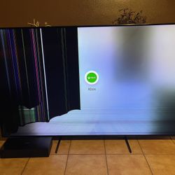 Samsung 75″ Q900 8K Smart TV – Works, Cracked Screen & LED Panel Issue – For Parts or Repair