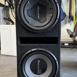 2x 10in Pioneer Subs W/amp