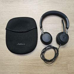 Jabra Evolve2 40 headset, including Jabra protective neoprene pouch 