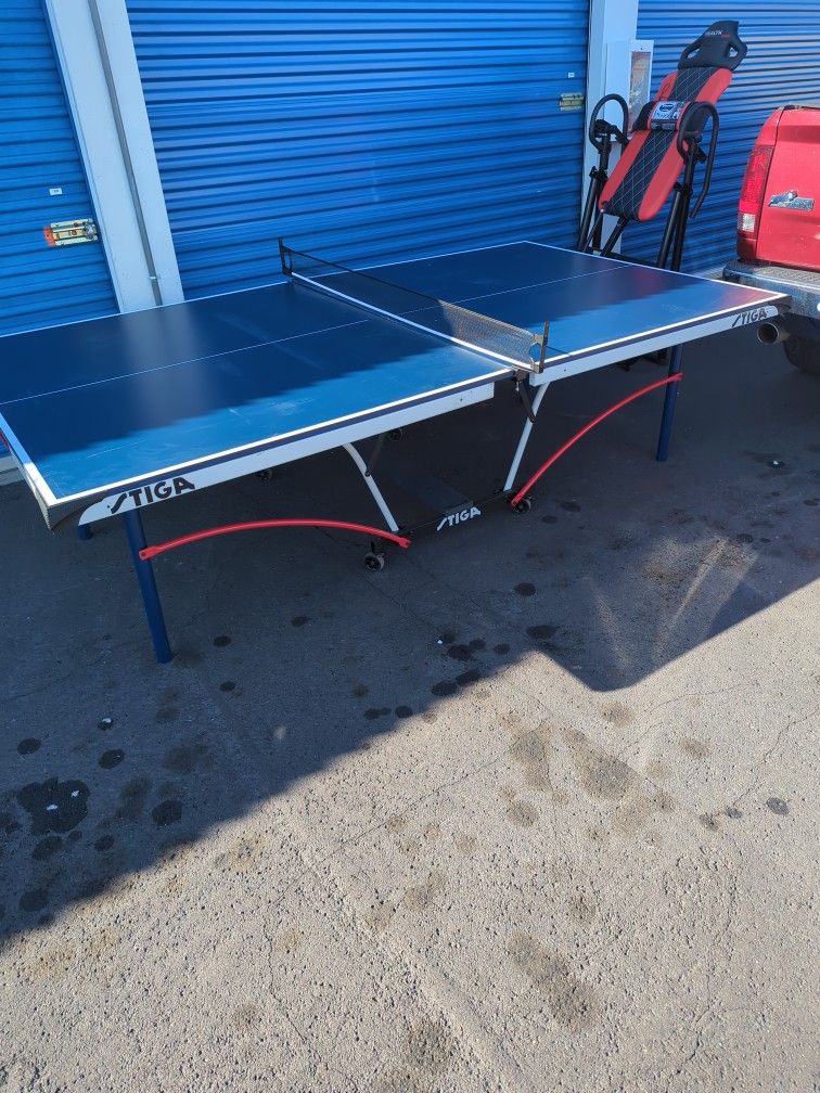 STIGA PONG TABLE.. MODEL T8624