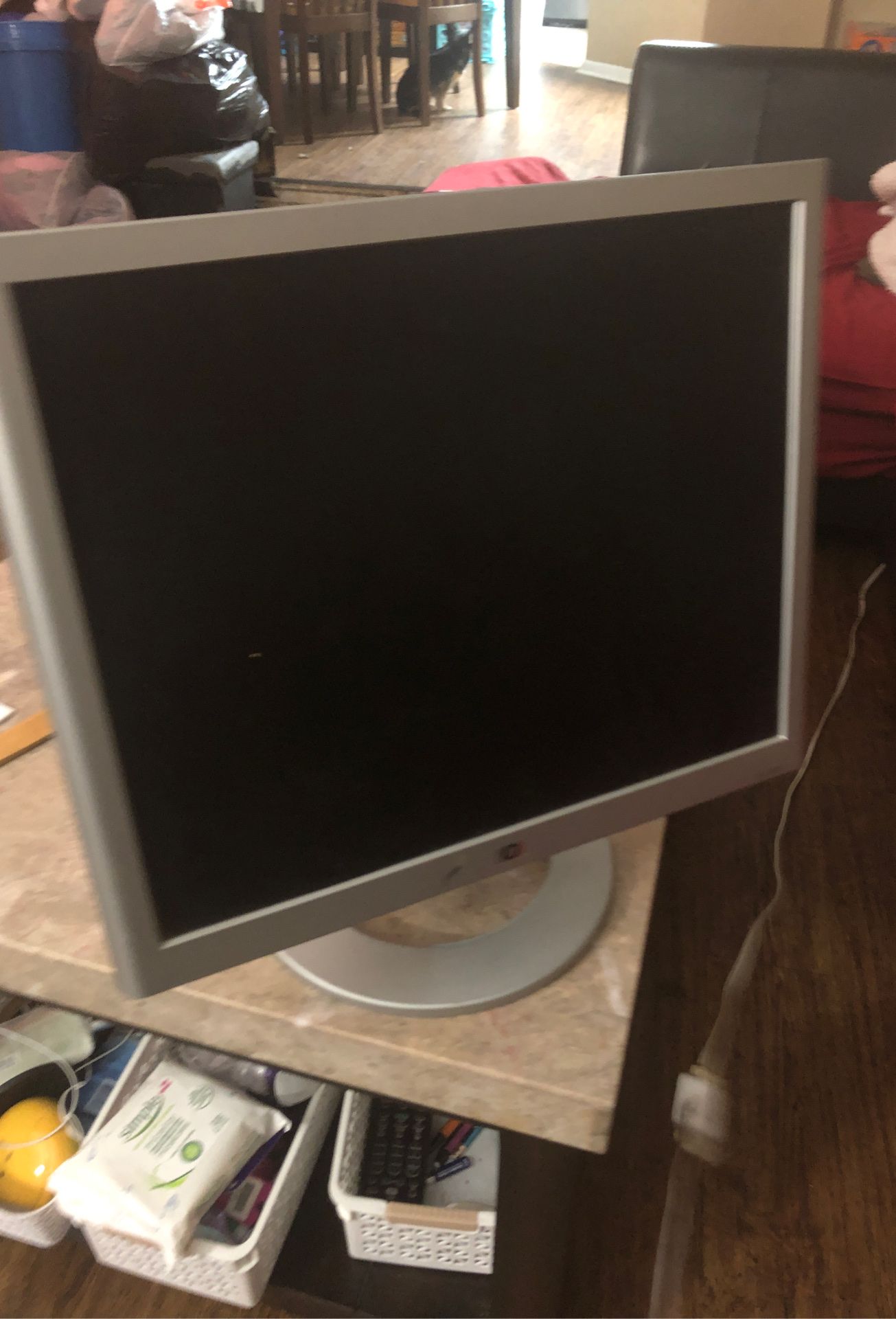19” hp computer monitor