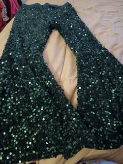 6/7 & 8/9 Christmas boutique sequin bell-bottoms pants. Super soft! 