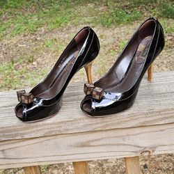 Women's Louis Vuitton Dark Brown Patent Leather Pump Heels Size 6 US