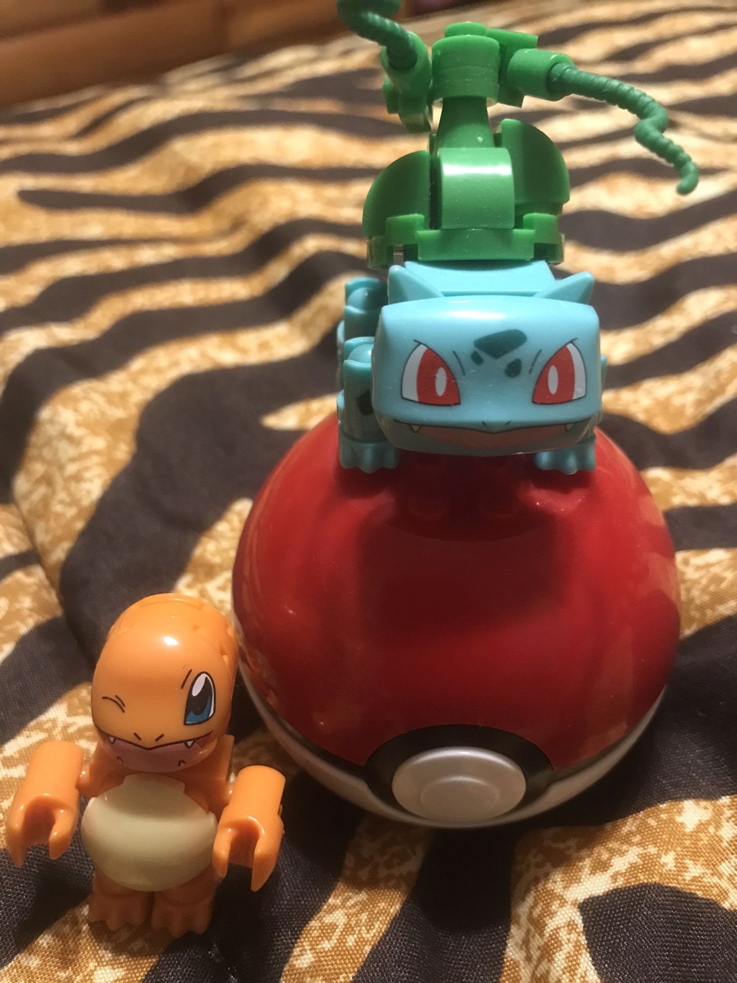 Pair of two Pokemon charmander and bulbasaur Mega Construx Character figures