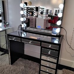 Beautiful Hollywood 💄 Makeup 💄 Vanity With Bluetooth 