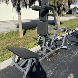 Hammer Strength Plate-Loaded V-Squat Machine. Like New! Commercial Gym Equipment. 