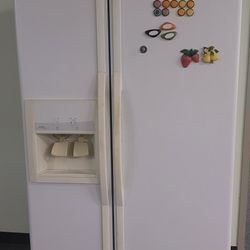Frigidaire Refrigerator French Door