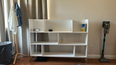 White book shelf 55x42 inch