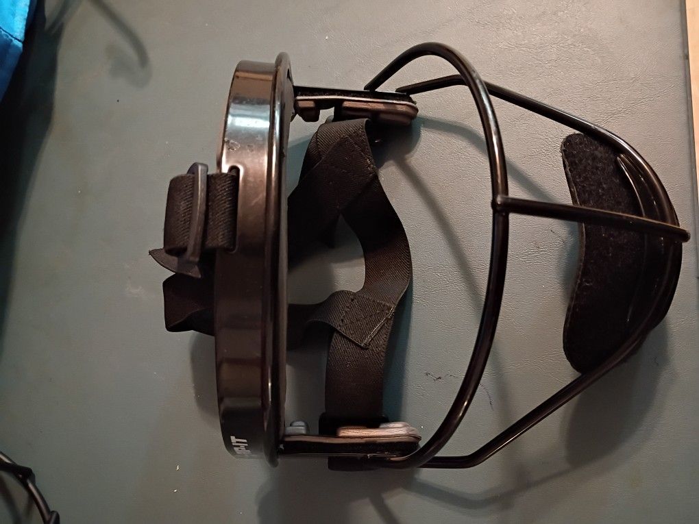 RIP -It Defense Youth Softball Mask