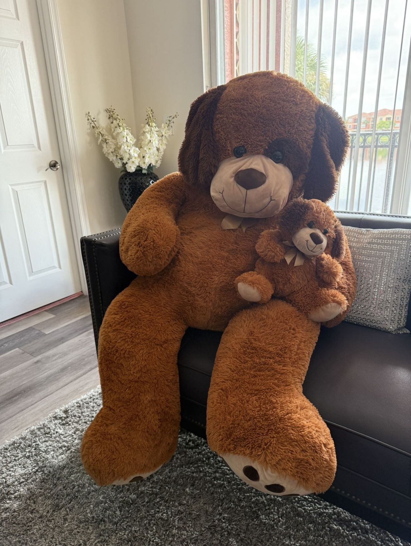 Pretty Home Decoration Toy Plus Dog With Poppy! Open Box ( Ask For Price)