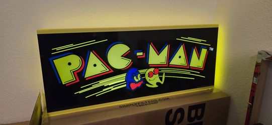 Pac-Man light up wall decor