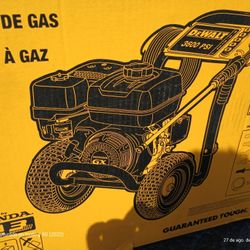 ORIGINAL HONDA PRESURE WASHER 3,600  PSI BRAND NEW CONDITIONS  NEVER OPEN . BOX  