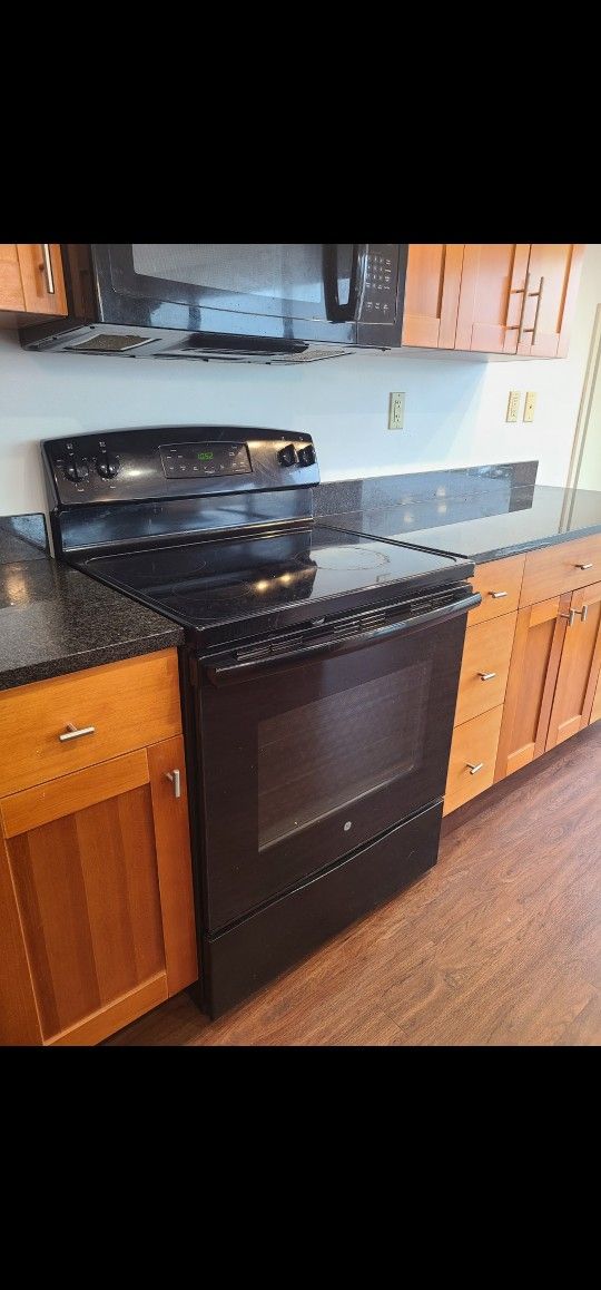 GE Electric stove