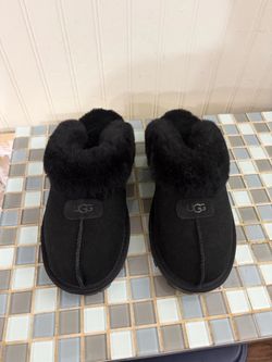 many brand new items in my listing UGG BRAND NEW NEVER WORN WOMANS SIZE 8 slippers Coquette RETAILS for $135 many brand new items in my list