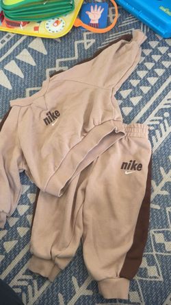 Nike Sweatshirt and pants set 18M