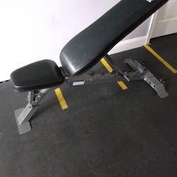 Weight lifting bench 