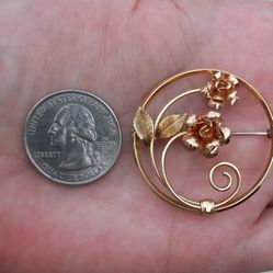 Jewelry Brooch- Vintage Krementz Flowers Circle Brooch