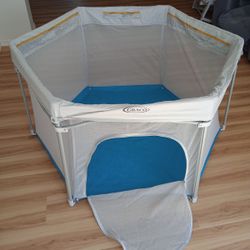 Graco Collapsible Playpen Playspace