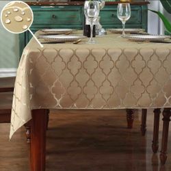 SASTYBALE Jacquard Tablecloth Rectangle, 52" x 70" (4-6 Seats), Gold
Damask Fabric, Water Resistant, Wrinkle Free, Polyester for Kitchen Dining Tablet