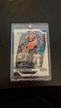 Victor Wembanyama Panini Prizm Basketball Card /275