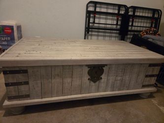 Carynhurst Lift Top Coffee Table by Ashley Furniture