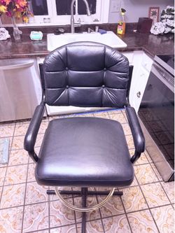 3 Barstools lather
