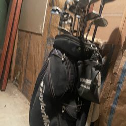 Complete Set Of Golf Clubs 