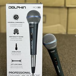 Professional Microphone w/ connector cable