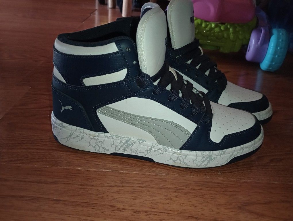 Young Boy Puma Shoes
