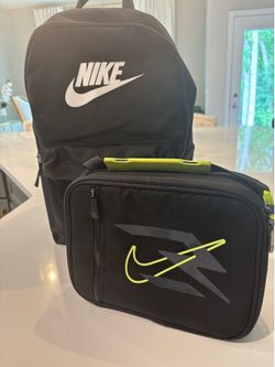 Nike bag pack & lunchbox set