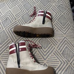 Bally boots sz10.