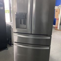 Whirlpool French Door Refrigerator in Stainless steel with Tap Touch Controls and Measured Fill