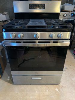 GE 30” Gas Range, Stainless, 5 Burners + Griddle,