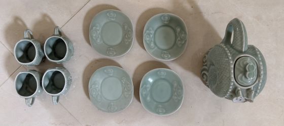 Celadon Style Tea Set - Teapot + 4 Cups & Saucers
