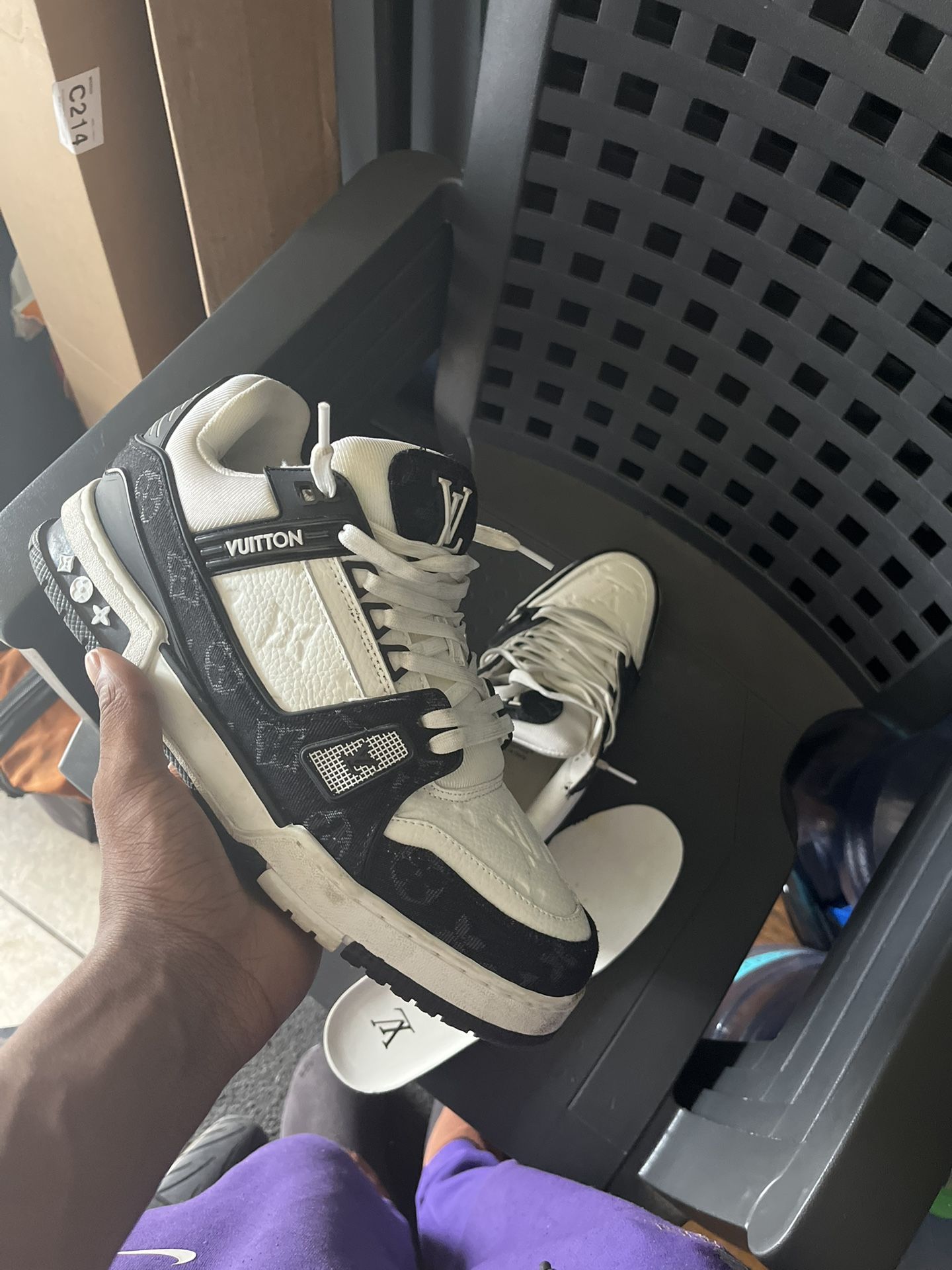 Louis Vuitton Trainers - Black - No Box