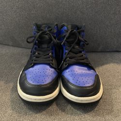 Air Jordan 1 Mod ‘Hyper Royal ‘ 